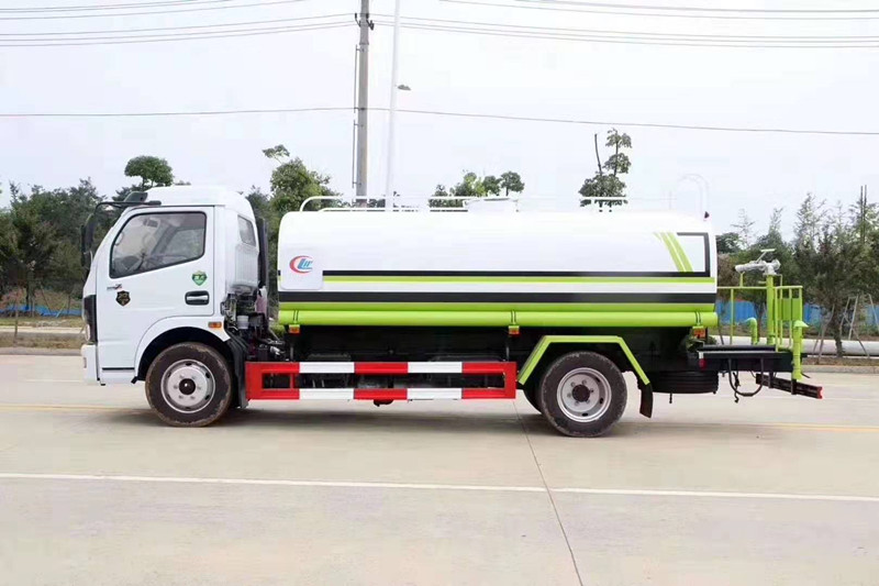 東風(fēng)多利卡灑水車︱10噸灑水車廠家_國六灑水車 _供應(yīng)商  程力專汽歡迎你