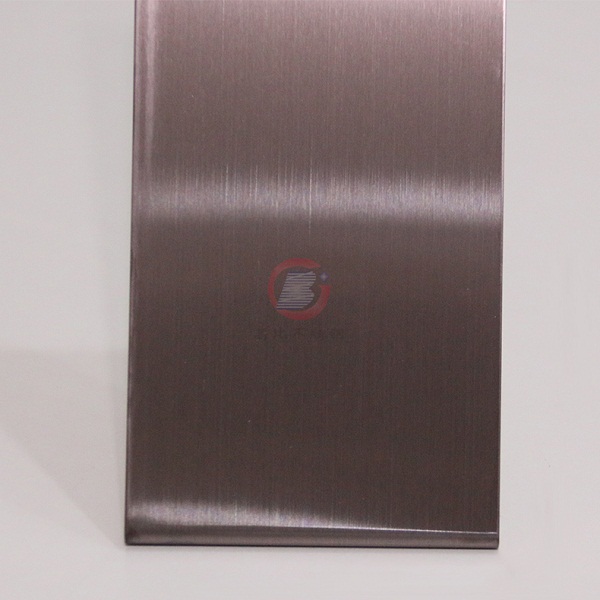 304真空電鍍褐色不銹鋼板 發(fā)紋深褐色不銹鋼廠家