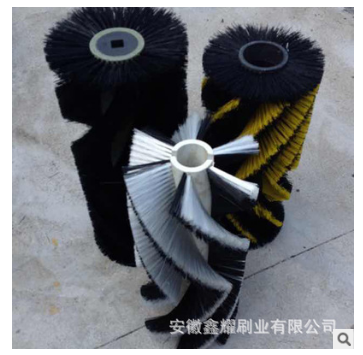 批發(fā)各種掃路車刷輥 掃路機械滾刷價格 環(huán)衛(wèi)清潔毛刷價格哪里便宜