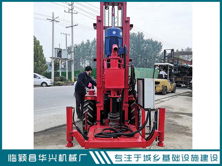 臨潁華興四輪車(chē)帶打井機(jī)