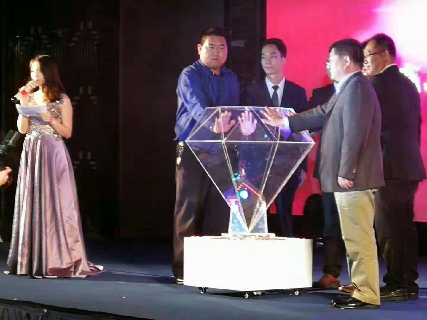 廣州啟動(dòng)物料公司出租3D全息鉆石啟動(dòng)道具，啟動(dòng)儀式3D鉆石