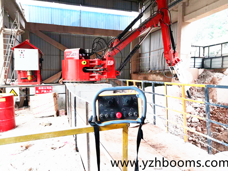 露天礦山液壓碎石機(jī)械手