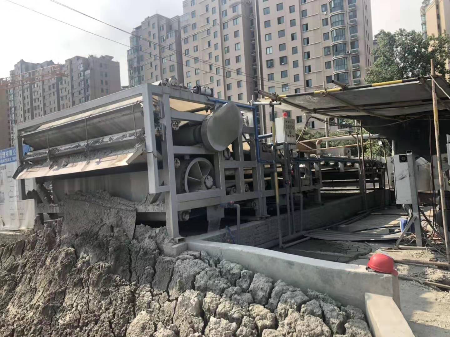 二手帶式壓濾機(jī)污泥脫水過(guò)濾機(jī)