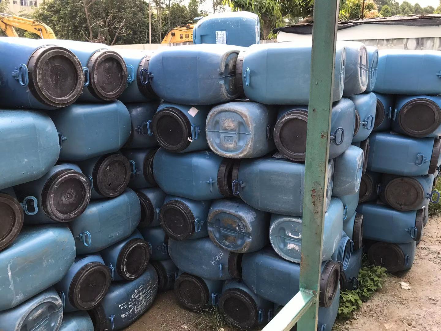 廢化工溶劑膠桶回收 二手膠桶直銷(xiāo)批發(fā) 化工溶劑膠桶回收供應(yīng)200L膠桶