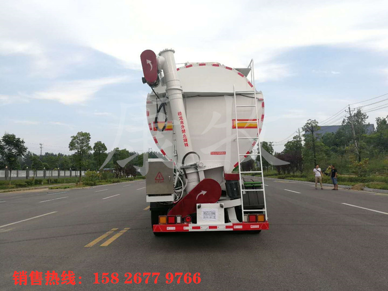 輕量化11米半掛飼料車飼料罐掛車