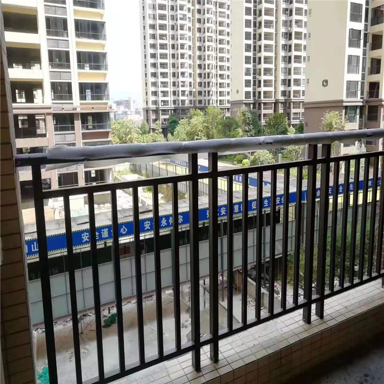 鋅鋼陽臺護(hù)欄廠家 定制鋅鋼陽臺護(hù)欄