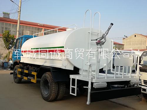 10方東風(fēng)灑水車(chē)價(jià)格  10方灑水車(chē)生產(chǎn)廠家10方灑水車(chē)哪里買(mǎi)