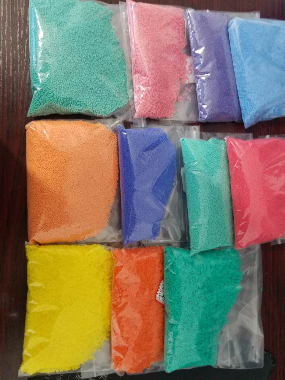 洗衣粉點(diǎn)綴物彩色異性粒子  各色洗衣粉粒子  彩色粒子生產(chǎn)廠家