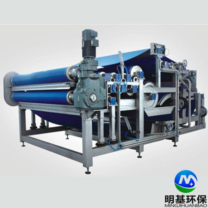 指導(dǎo)安裝碳鋼帶式壓濾機操作簡單