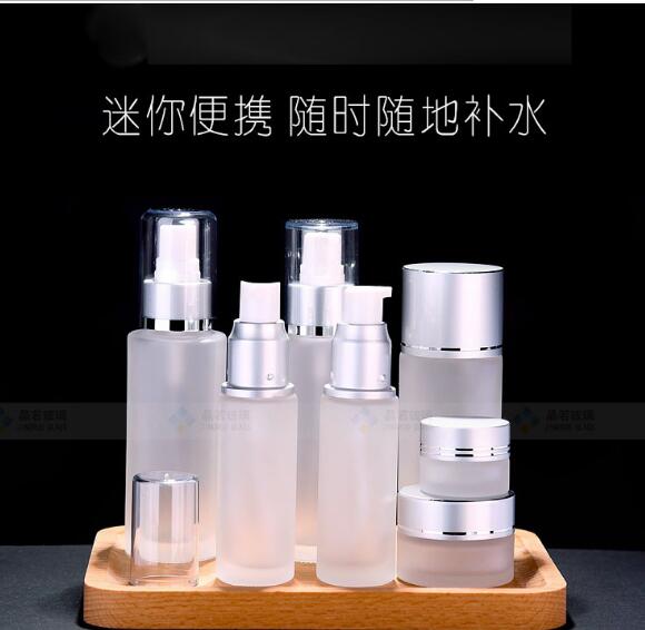現(xiàn)貨供應(yīng) 30ML精華素蒙砂玻璃瓶 分裝瓶 滴管瓶 玻璃瓶直圓瓶廠家
