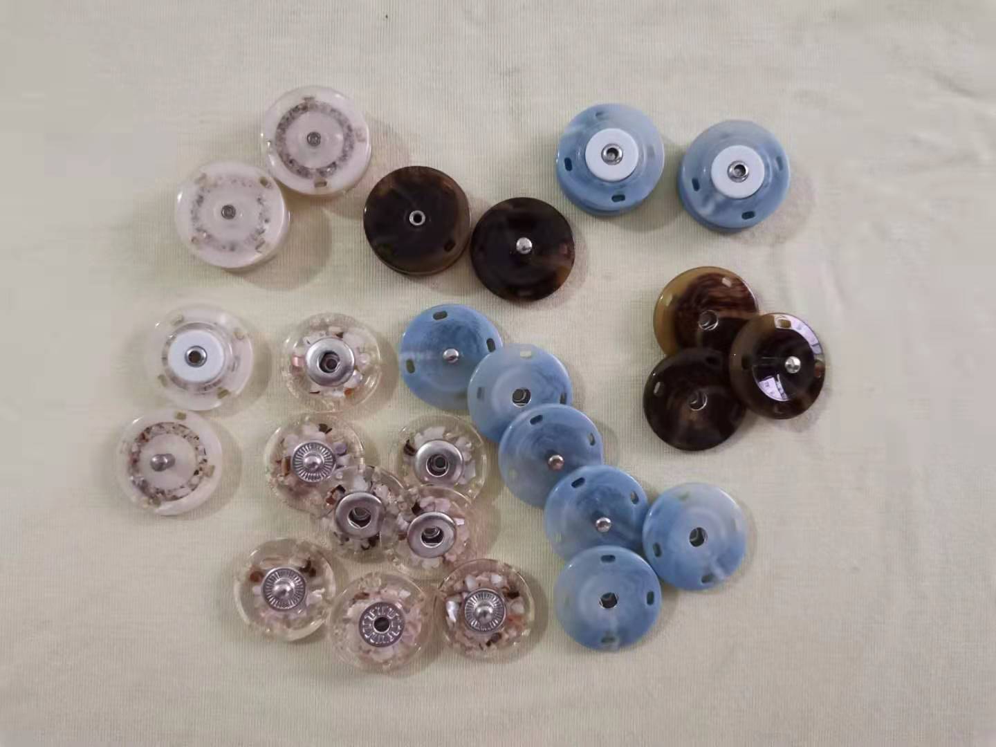 樹(shù)脂暗扣塑膠啪扣高端女裝品牌用啪扣暗扣女裝大衣扣