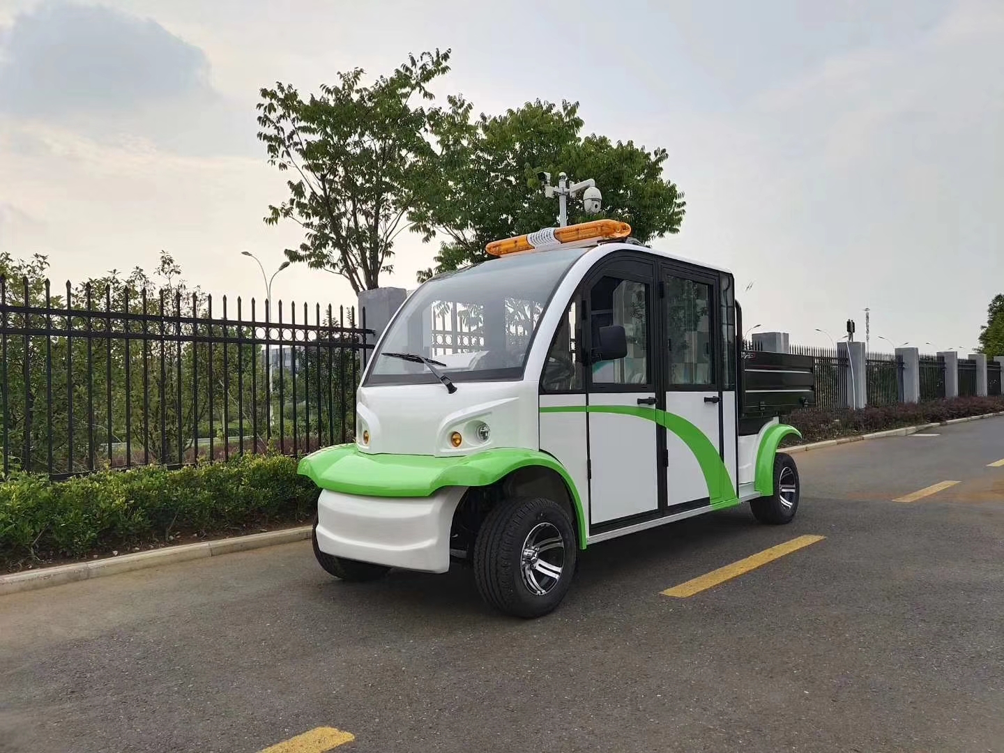 成都物業(yè)貨物搬運(yùn)電動(dòng)貨車，四川箱式新能源電動(dòng)貨車廠家直銷，承載能力強(qiáng)