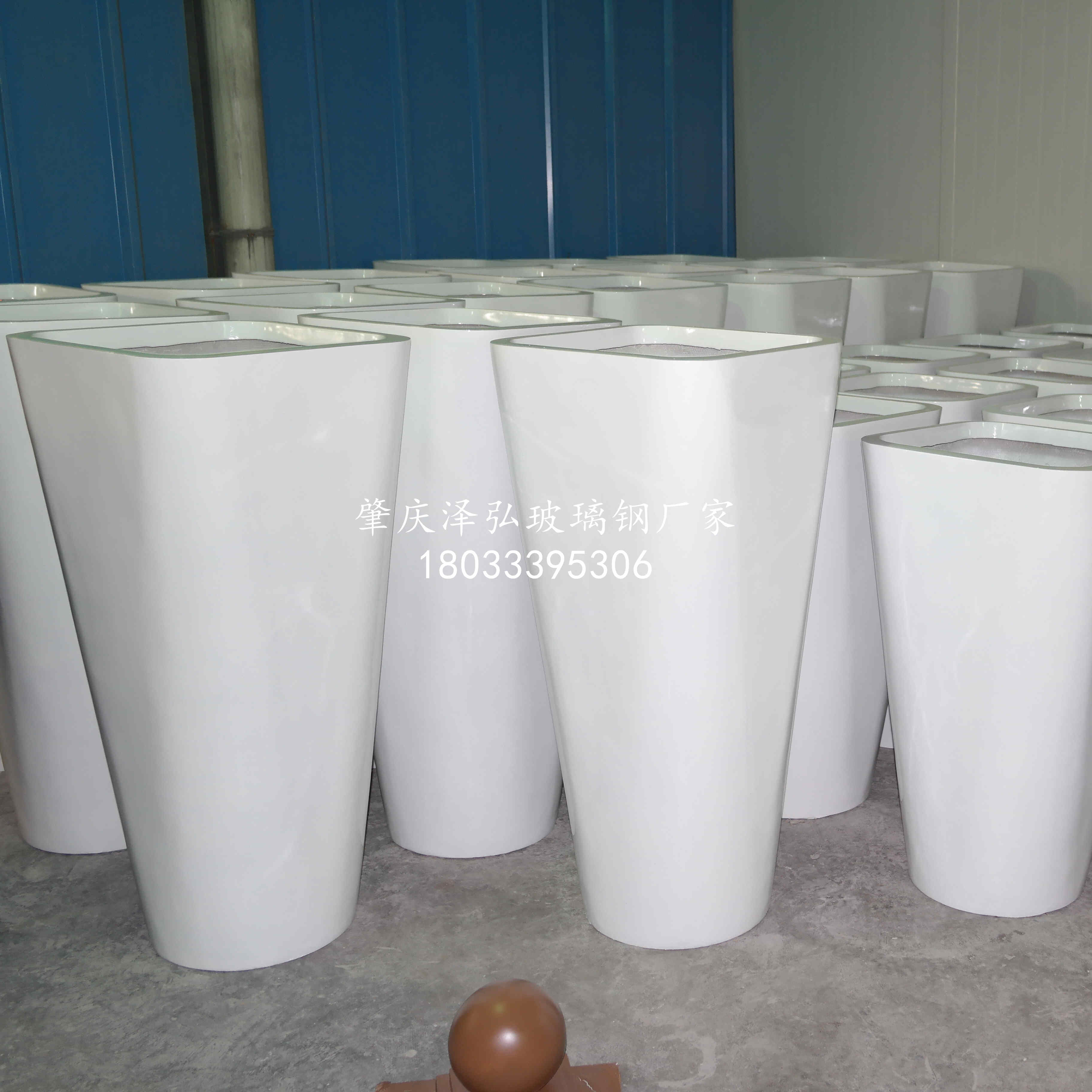 白色玻璃鋼菱形花盆組合 廠家直銷 專業(yè)生產(chǎn) 歡迎來圖定制玻璃鋼多邊形花盆組合 異形玻璃鋼花盆