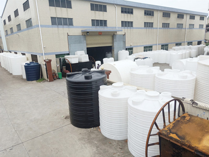 塑料儲罐 化工儲罐 酸堿化工儲罐 儲水箱 工業(yè)儲罐 平底儲罐 10塑料儲罐