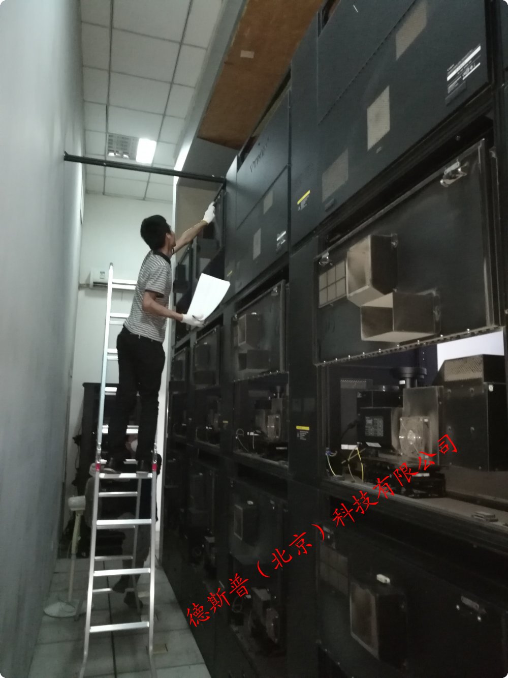 VTRON大屏維修 背投DLP故障 拼接大屏幕維修維保