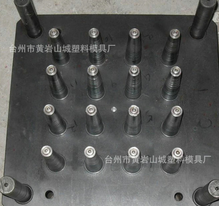 _批發(fā)_供應(yīng)商_生產(chǎn)廠家 汽車(chē)燈罩模具 鋁合金壓鑄模具報(bào)價(jià)