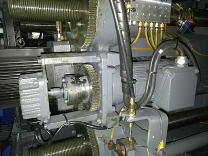 常熟辛莊客戶注塑機(jī)油泵維修