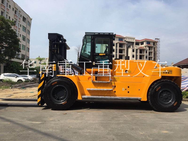 25噸叉車廠家批發(fā)價|25噸叉車價格多少錢一臺