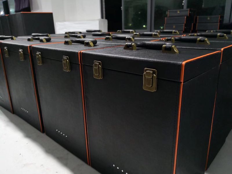 現(xiàn)貨供應(yīng)黑色六支裝皮箱 紅酒六支裝皮箱