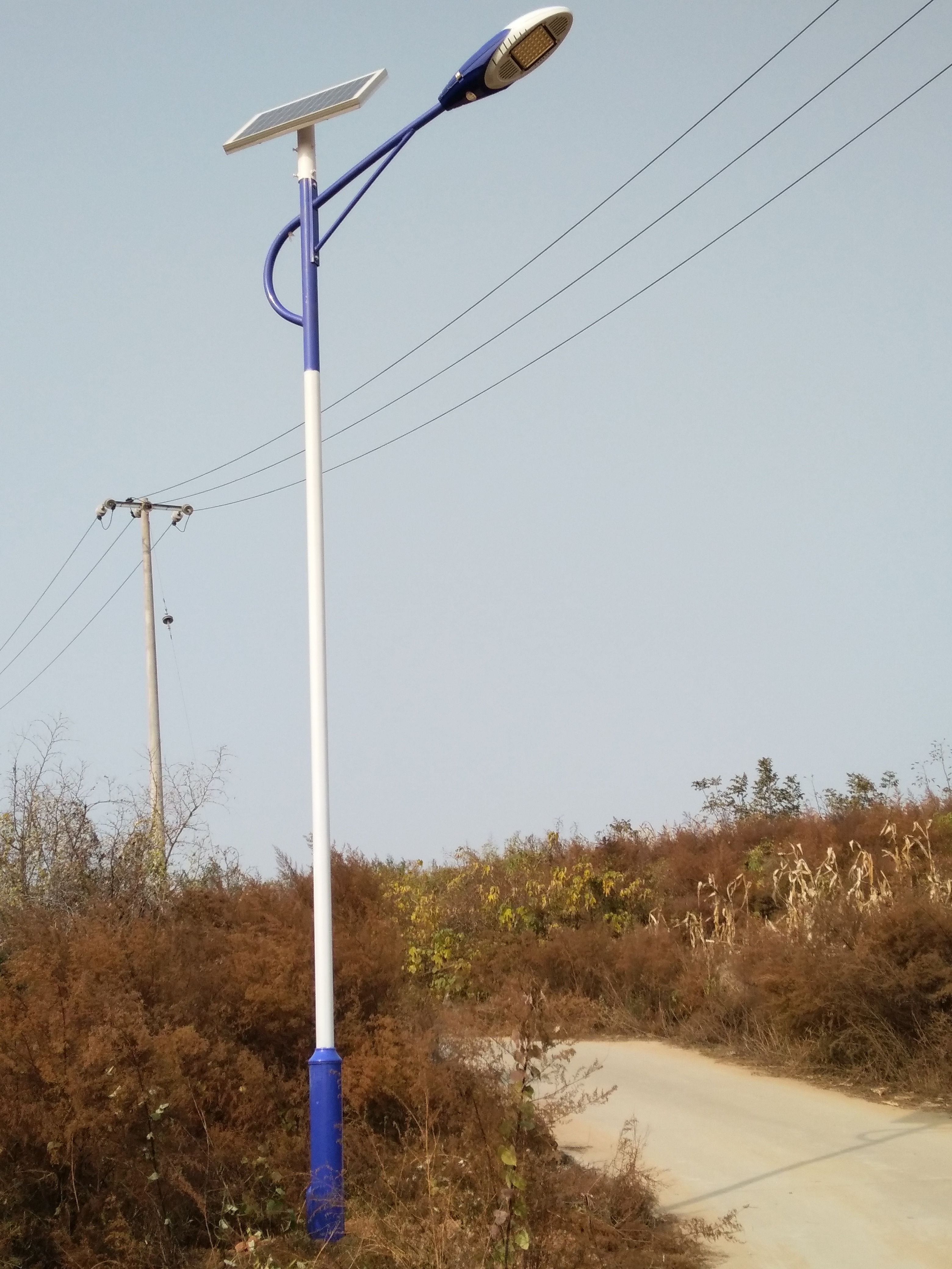 廊坊太陽(yáng)能LED燈太陽(yáng)能路燈廠家供應(yīng)太陽(yáng)能路燈*惠 廊坊太陽(yáng)能LED燈