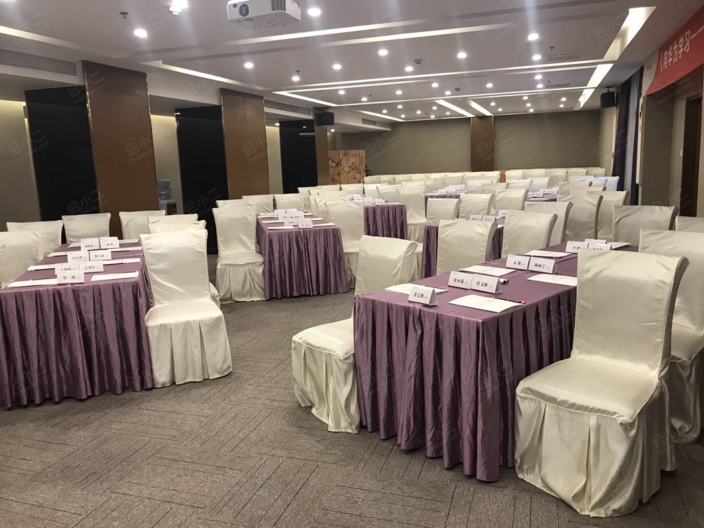 深圳酒店會(huì)議場(chǎng)地租用德冠廷金龍軒