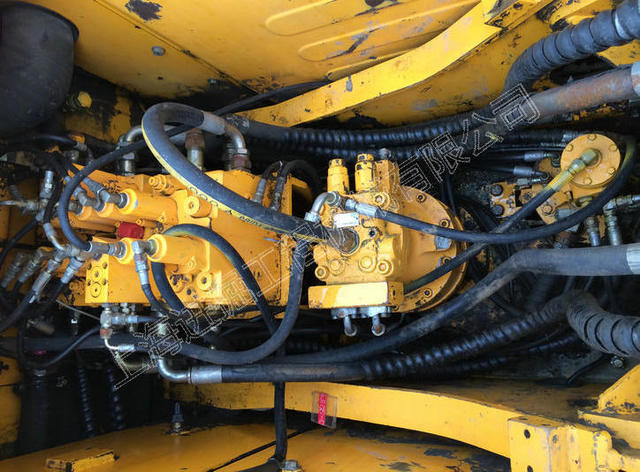 輪式挖掘機(jī)廠家供應(yīng)二手挖掘廠家 中型特種挖掘機(jī)