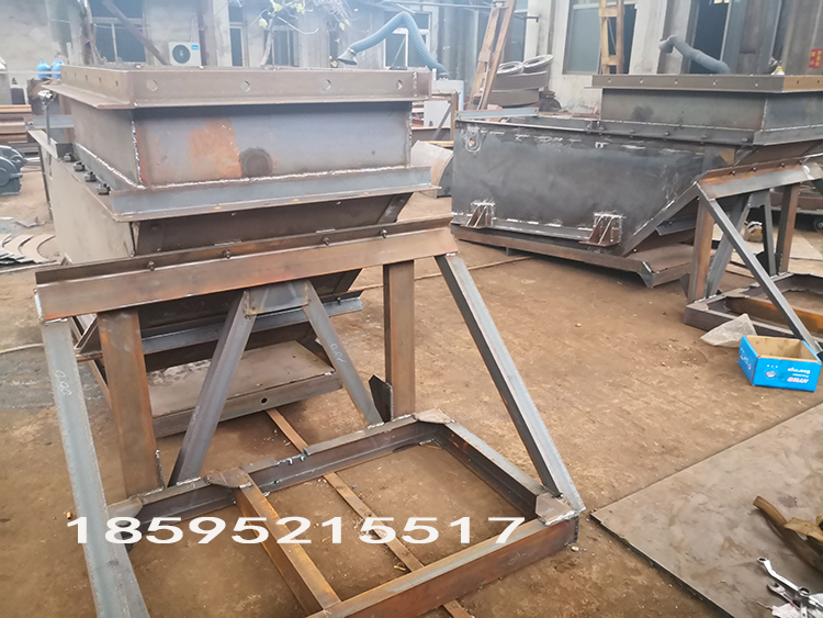 單驅(qū)給煤機(jī) 質(zhì)量較好給煤機(jī)配件 質(zhì)量較好給煤機(jī)廠家往復(fù)式給煤機(jī)雙驅(qū)動
