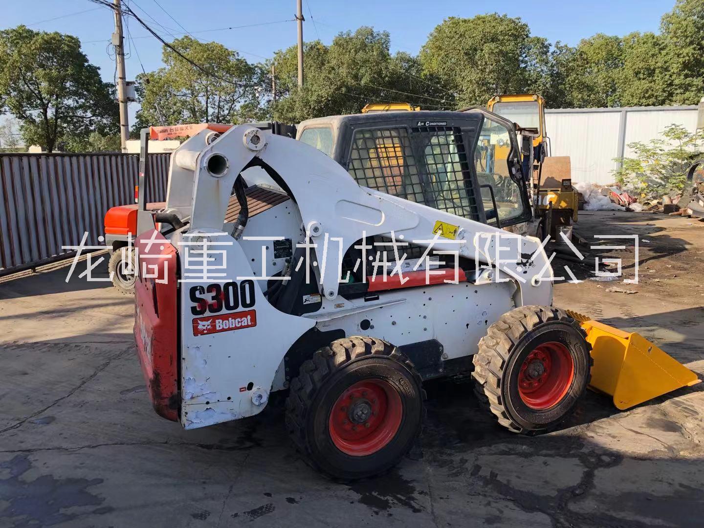 山貓滑移裝載機(jī) 山貓S300滑移清掃除雪多功能一體機(jī)