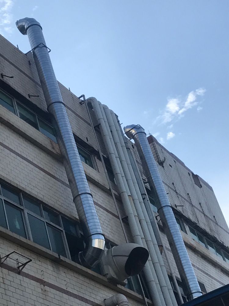 厚街鞋廠排煙排氣螺旋風(fēng)管工程