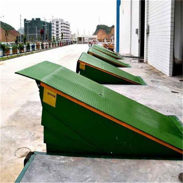 山東登車橋 青島固定登車橋 液壓登車橋 集裝箱登車橋