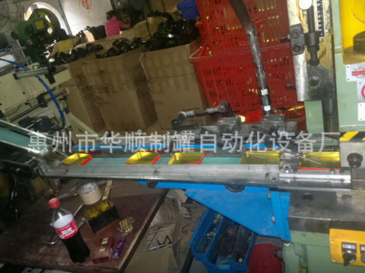 *半自動(dòng)印鐵制罐設(shè)備 天津茶葉盒制罐機(jī)械手設(shè)備 福建制罐設(shè)備