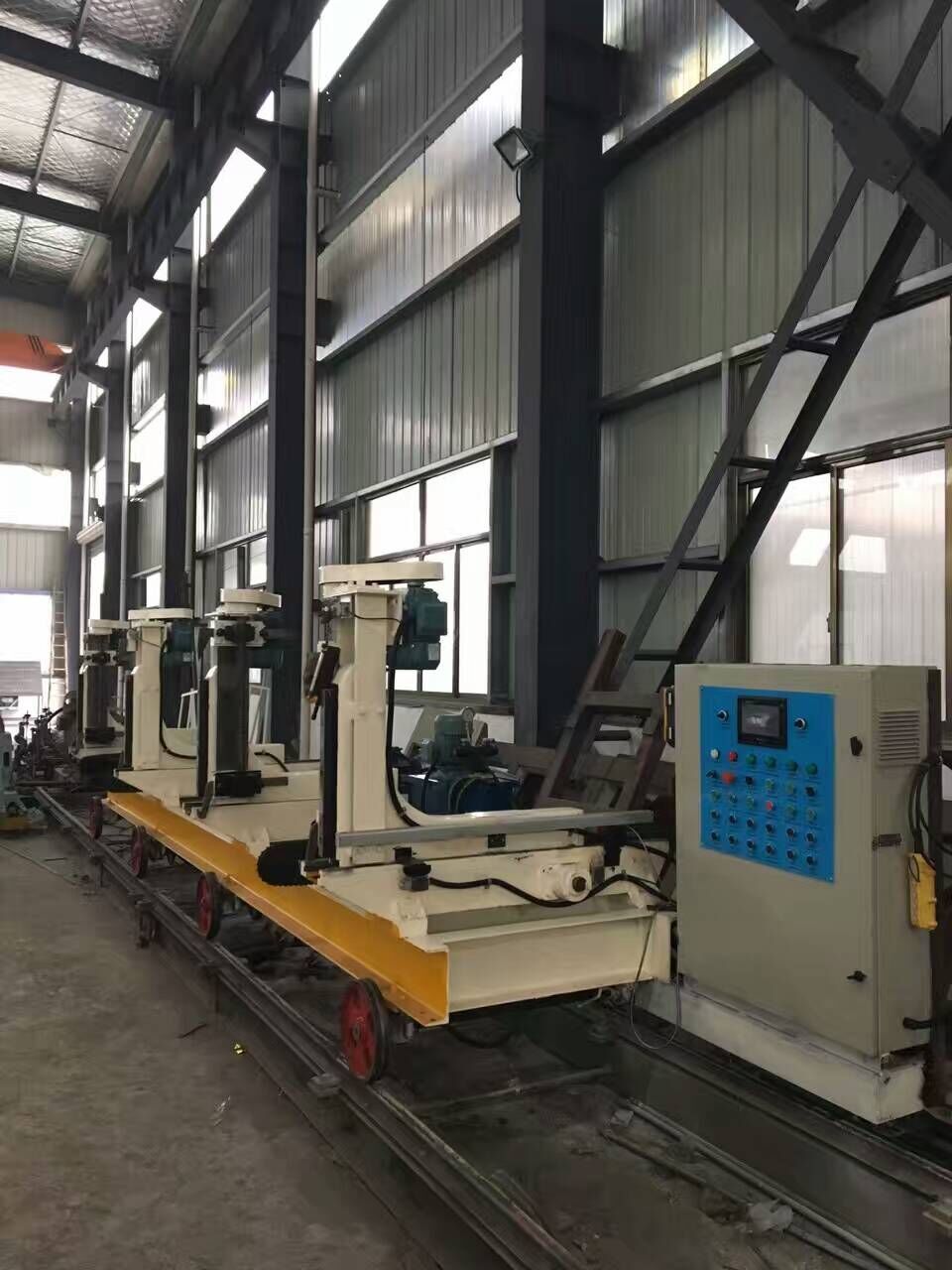 精密數(shù)控跑車木工帶鋸機(jī)制板自動(dòng)跑車配套設(shè)備