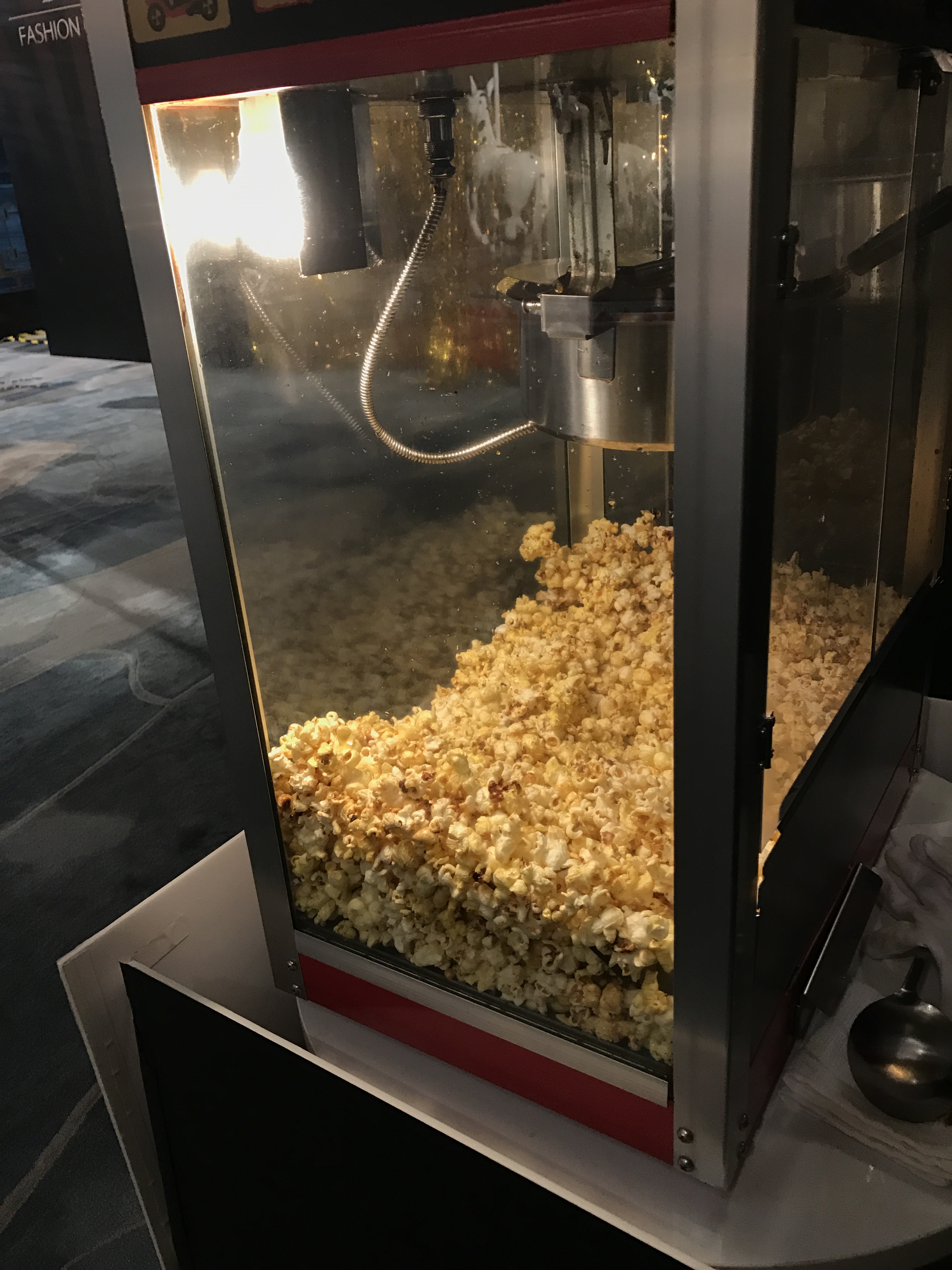 商用展會(huì)冰淇淋機(jī)爆米花機(jī)租賃