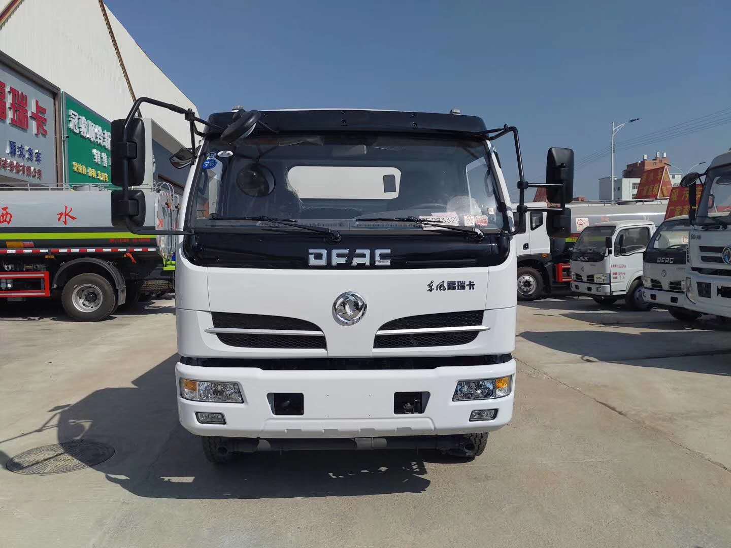 東風(fēng)福瑞卡9方灑水車Z94-30