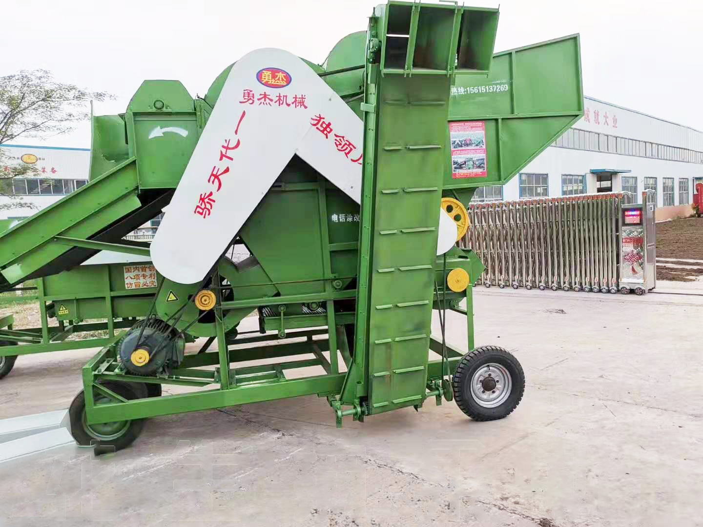 生產(chǎn)花生機(jī)械 自走式花生摘果 干濕兩用花生脫粒摘果機(jī)