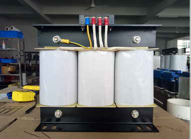 500VA-300KVA三相隔離變壓器用于工礦企業(yè)、發(fā)電廠、機場、高層建筑、地鐵等