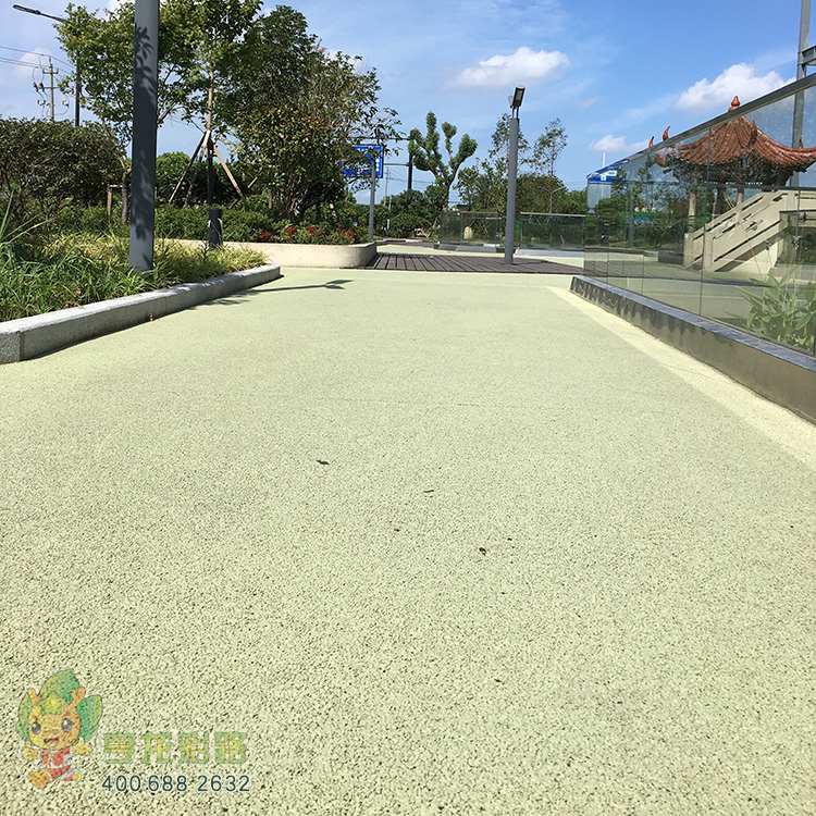 彩色混凝土價格低，質(zhì)量優(yōu)，生產(chǎn)廠家聯(lián)系電話