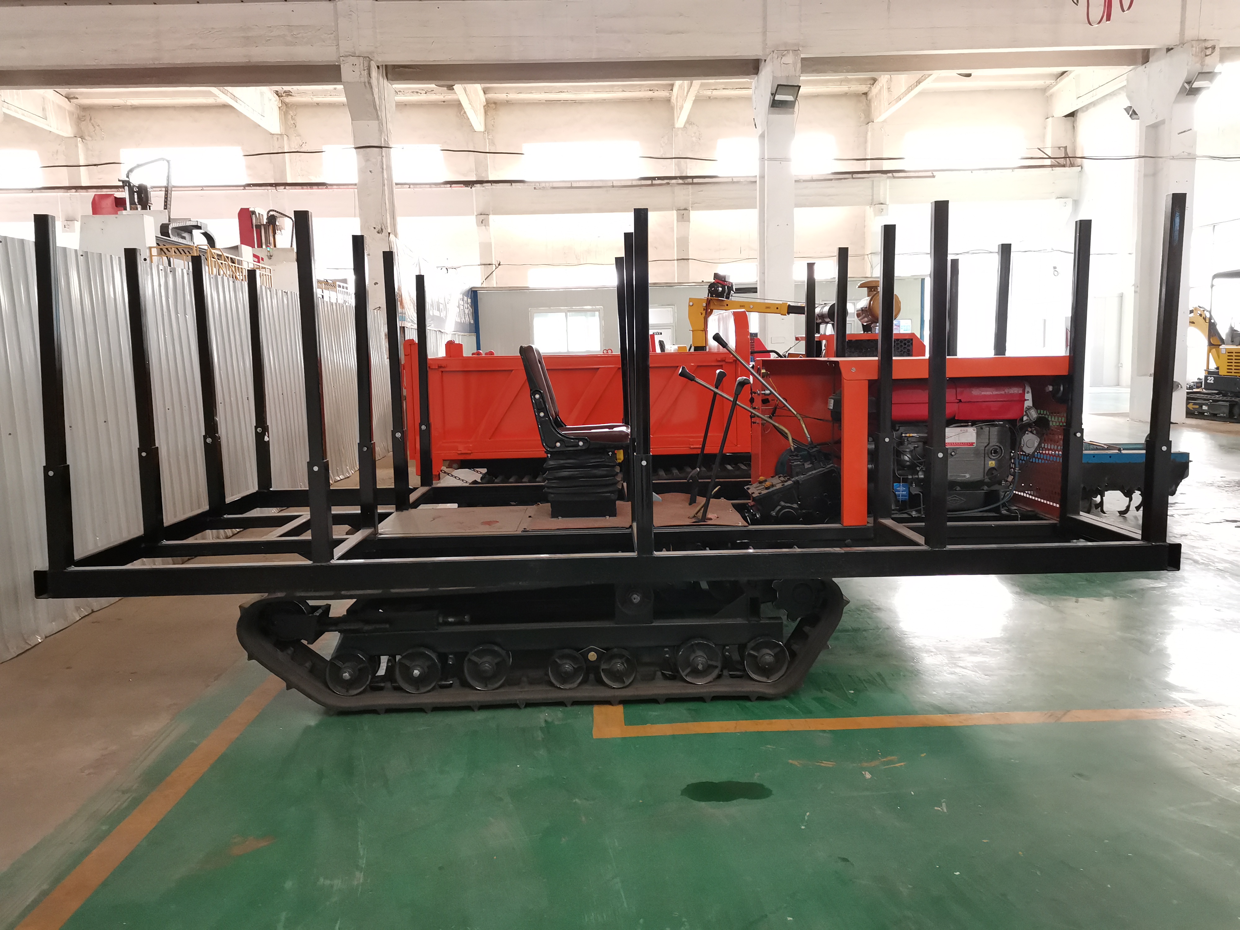 礦山*履帶運輸車 山上拉木履帶載木機