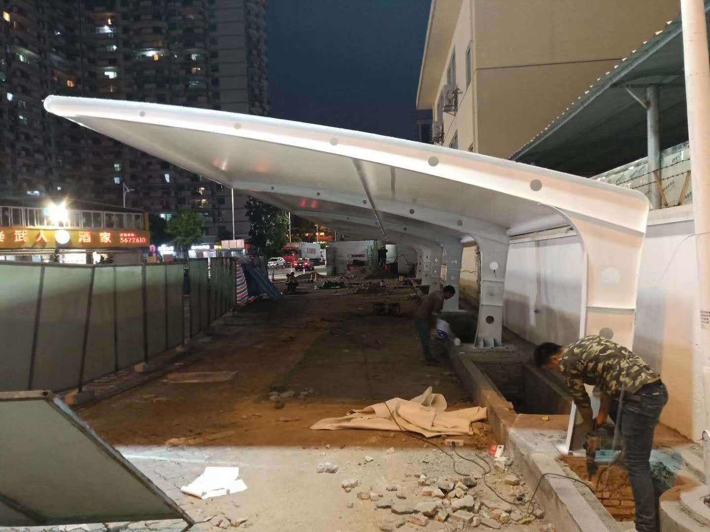 【好評】 江西贛州鋼膜結(jié)構(gòu)汽車棚價格、戶外鋼膜結(jié)構(gòu)遮陽棚廠家電話-上海睿宴膜結(jié)構(gòu)工程有限公司