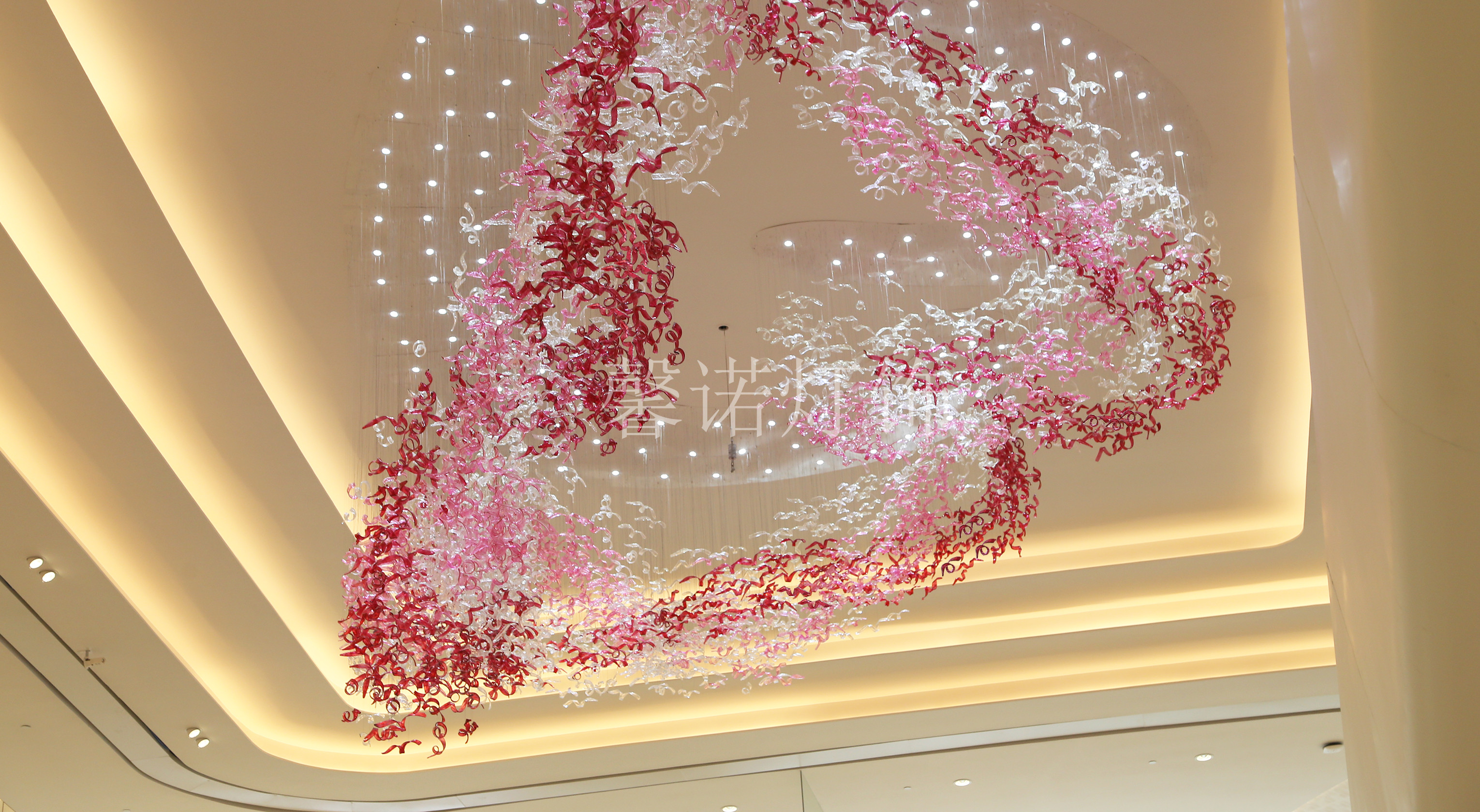 非標(biāo)工程燈 藝術(shù)裝置定制 熱戀