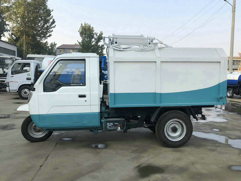 三輪掛桶垃圾車供應(yīng)商報(bào)價(jià)_廠家直銷_報(bào)價(jià)  聚全環(huán)衛(wèi)三輪掛桶垃圾車