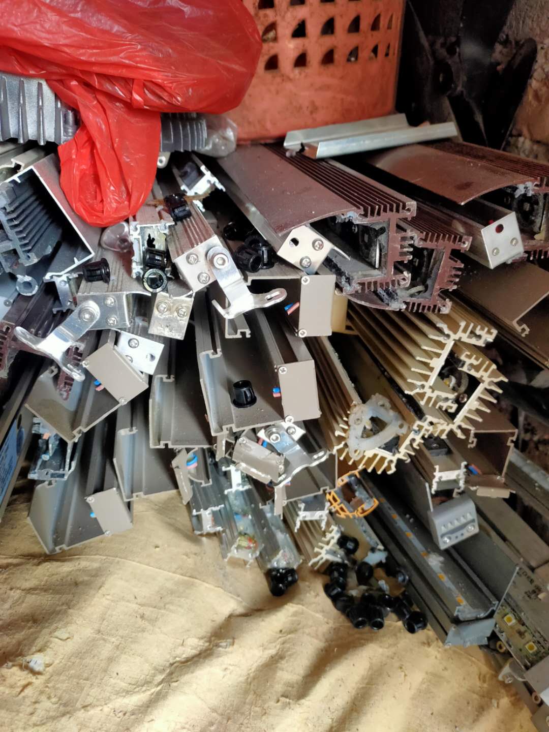 肇慶廢鐵回收熱線   廢鐵回收廠家   廣州廢鐵廢銅供應(yīng)商  廢鐵回收電話 肇慶廢鐵回收供應(yīng)商