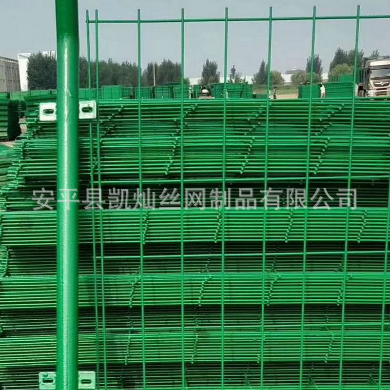 公路圍欄網(wǎng) 高速公路圍欄網(wǎng) 體育場(chǎng)護(hù)欄網(wǎng) 廣州護(hù)欄網(wǎng)廠家