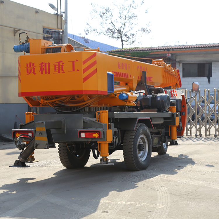 供應(yīng) 小型三輪車吊機(jī) 農(nóng)用三輪車吊車園林工程 32馬力三輪車隨車吊