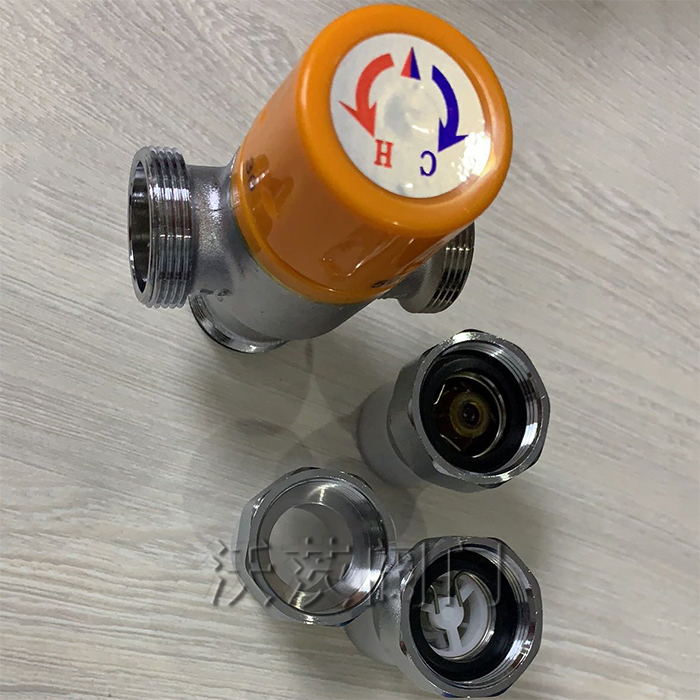 沃茨三通活接自動恒溫混水閥黃銅鍍鎳溫度調(diào)節(jié)閥