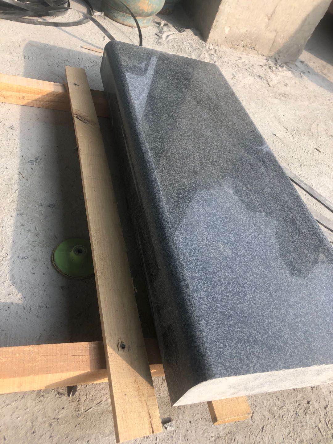 芝麻黑光面壓頂廠家