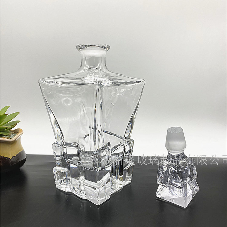 洋酒瓶700ml 洋酒瓶生產(chǎn)廠家 洋酒瓶的價(jià)格  *洋酒瓶定做廠家     洋酒瓶批發(fā)  洋酒瓶廠家 山東酒瓶生產(chǎn)廠家