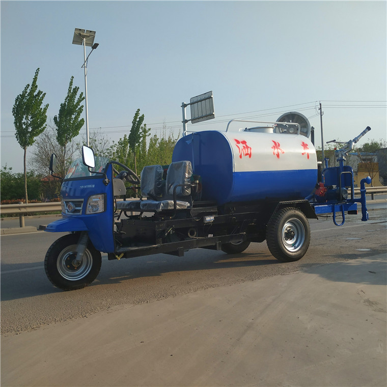 小型綠化工程三輪灑水車(chē) 小型霧炮三輪灑水車(chē) 價(jià)格面議 農(nóng)用霧炮灑水車(chē)