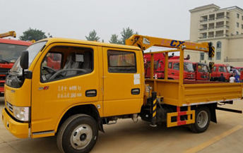 2噸隨車(chē)吊廠家供應(yīng) 2噸隨車(chē)吊廠家