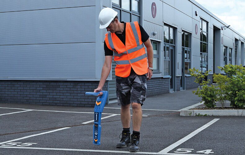 英國雷迪RD8100地下管線探測儀 用于管道走向勘測電纜定位等